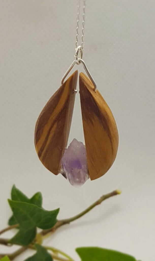 Olive wood with Amethyst pendant